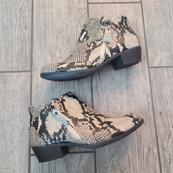 Arizona Jean Co. women's Galen ankle booties memory foam beige & black size 7.5 - Picture 10 of 13